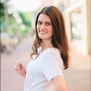 Meet your Posher, Emily